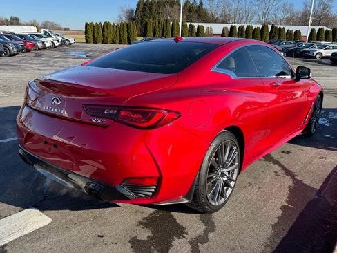 Used 2017 INFINITI Q60 Red Sport 400 image 9