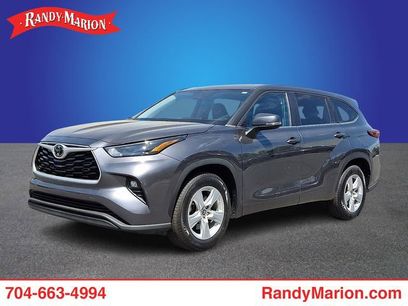 Used 2023 Toyota Highlander LE