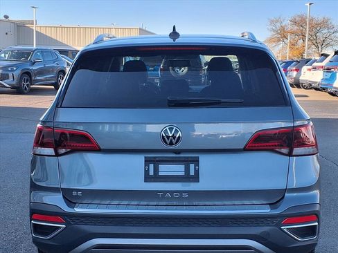 Certified 2022 Volkswagen Taos SE image 25