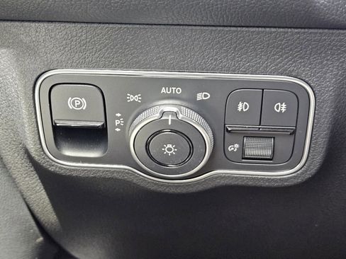 Certified 2026 Mercedes-Benz GLB 250 image 13