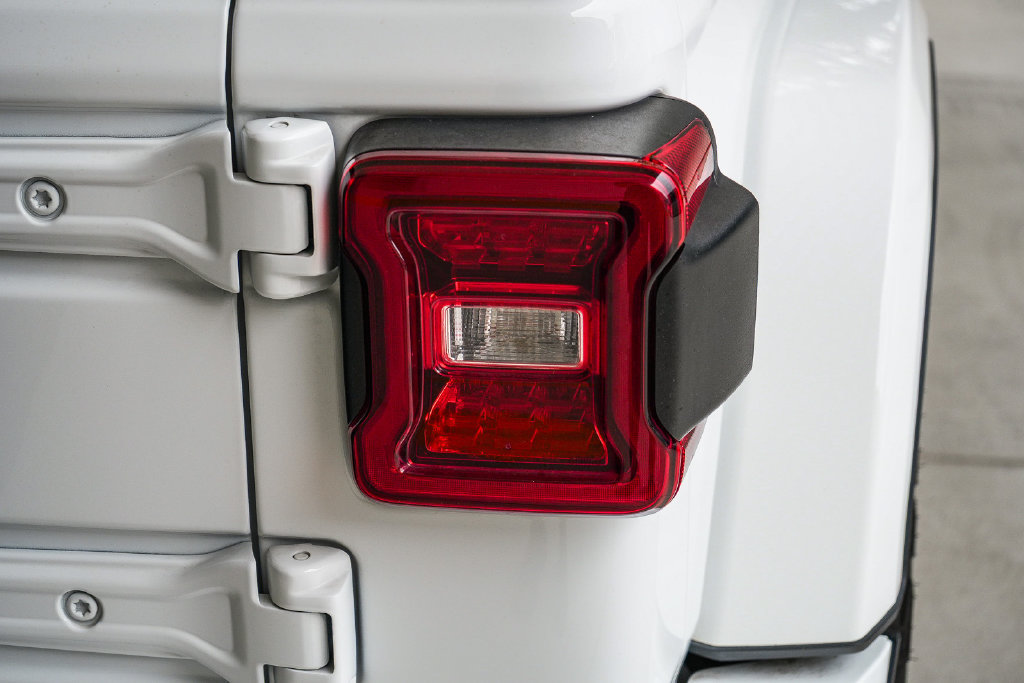 Used 2024 Jeep Wrangler High Altitude AWD/4WD image 7