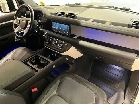 Used 2022 Land Rover Defender 110 X-Dynamic SE AWD/4WD image 32