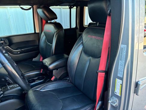 Used 2018 Jeep Wrangler Unlimited Rubicon AWD/4WD image 19