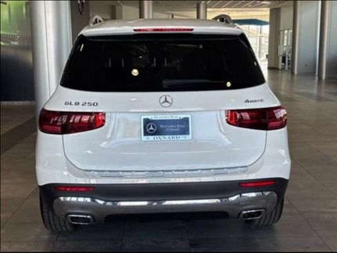 New 2026 Mercedes-Benz GLB 250 4MATIC image 4