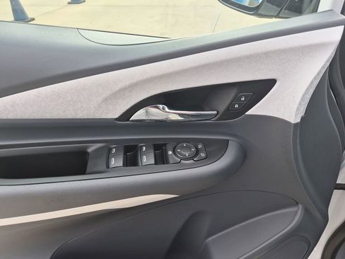 Used 2020 Chevrolet Bolt LT FWD image 13