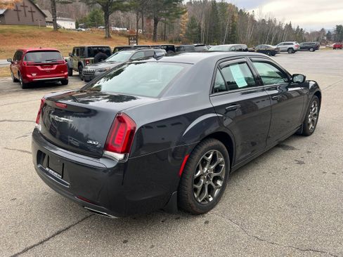 Used 2016 Chrysler 300 S image 5