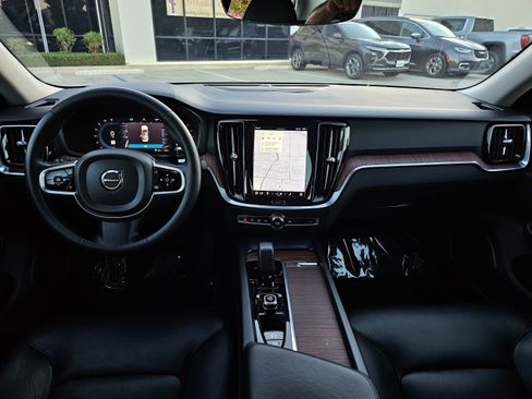 Used 2024 Volvo S60 B5 Plus image 17