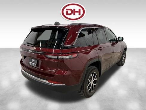Used 2025 Jeep Grand Cherokee Limited w/ Trailer Tow Package AWD/4WD image 13