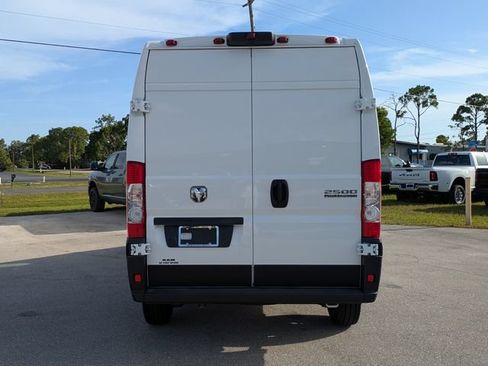 New 2026 RAM ProMaster 2500 w/ Premium Convenience Group FWD image 5