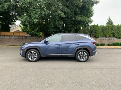 Certified 2025 Hyundai Tucson SEL FWD image 2