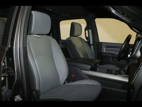 Used 2022 RAM 2500 Big Horn w/ Level C Equiment Group image 32