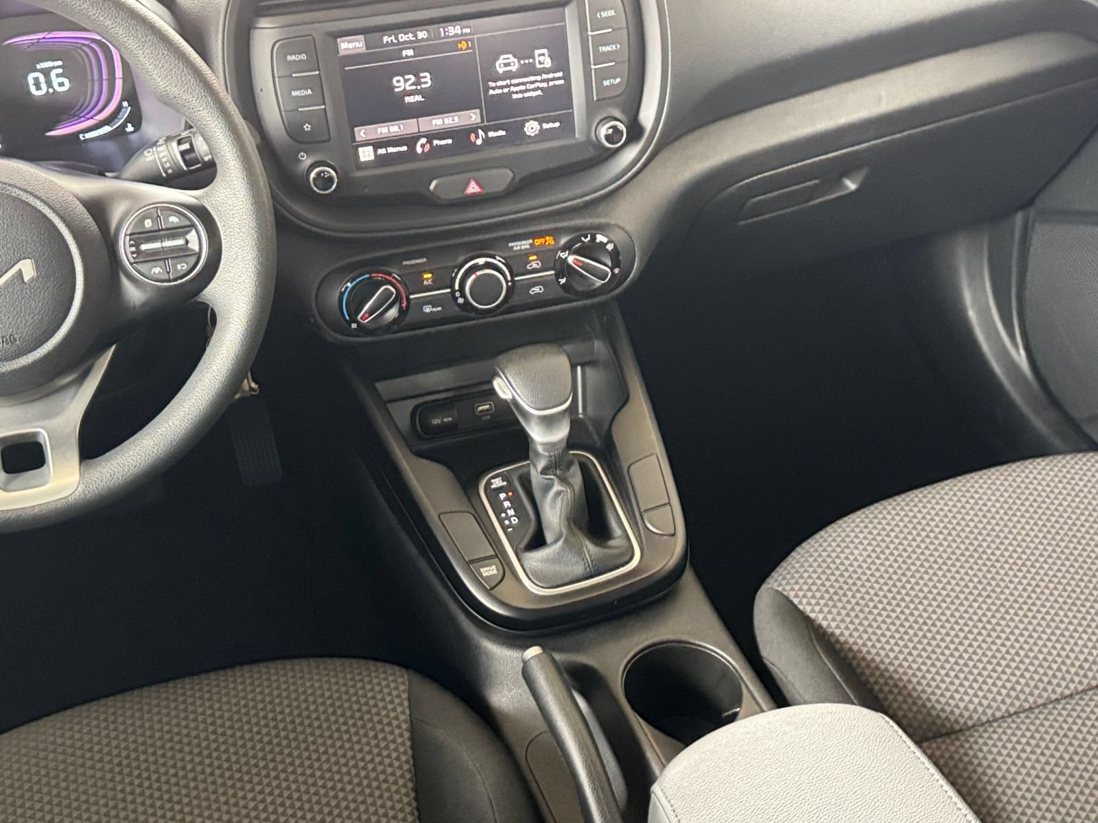 Used 2025 Kia Soul LX w/ LX Technology Package FWD image 38