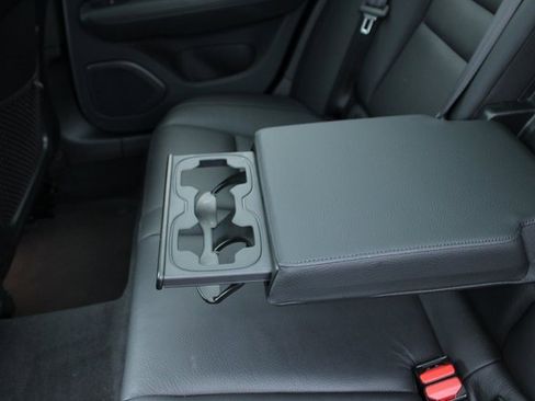 Used 2025 Volvo V60 B5 Cross Country Plus image 33