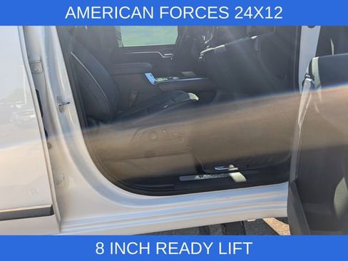 Used 2024 Chevrolet Silverado 2500 High Country AWD/4WD image 3