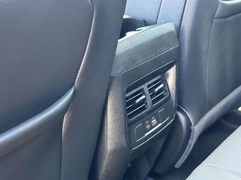 Used 2025 Chevrolet Colorado ZR2 w/ Technology Package AWD/4WD image 17