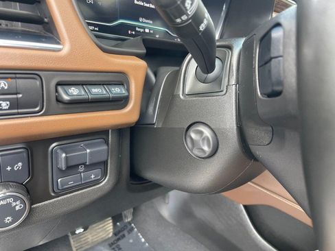Used 2023 Chevrolet Suburban High Country AWD/4WD image 22
