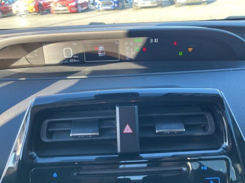 Used 2017 Toyota Prius One image 15