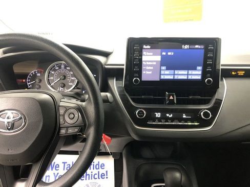 Used 2020 Toyota Corolla LE image 19