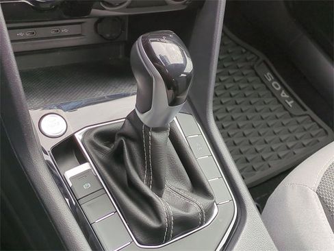 Used 2024 Volkswagen Taos S image 11