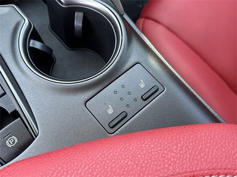 Used 2022 Toyota Camry XSE image 23