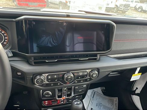 New 2026 Jeep Wrangler Unlimited Rubicon image 27