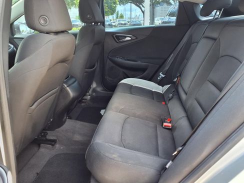 Used 2018 Chevrolet Malibu LS w/ LPO, Convenience Package 2 FWD image 11