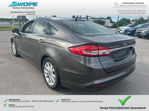 Used 2017 Ford Fusion SE FWD image 8
