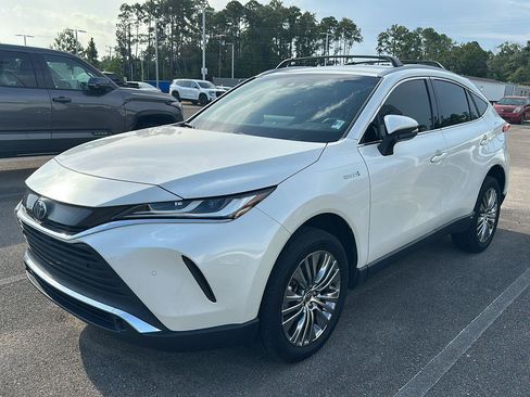 Certified 2021 Toyota Venza XLE w/ Softex Package AWD/4WD image 1