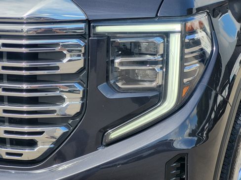 Used 2023 GMC Sierra 1500 Denali w/ Denali Reserve Package AWD/4WD image 8