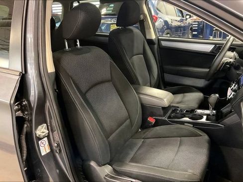 Used 2019 Subaru Outback 2.5i Premium AWD/4WD image 7