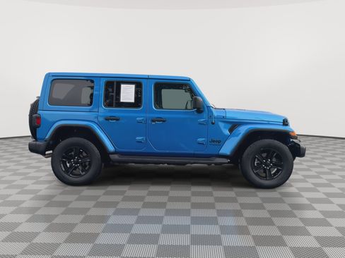 Used 2022 Jeep Wrangler Unlimited Sahara AWD/4WD image 2