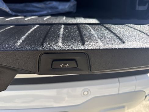 New 2026 BMW X5 xDrive40i w/ Climate Comfort Package image 23