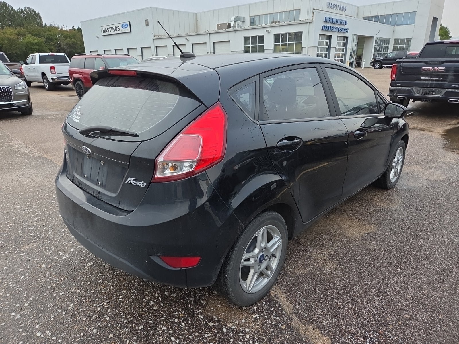 Used 2017 Ford Fiesta SE FWD image 4