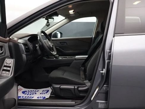 Used 2023 Nissan Rogue S AWD/4WD image 14