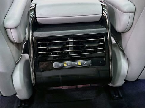 Used 2024 Land Rover Range Rover Sport SE AWD/4WD image 26