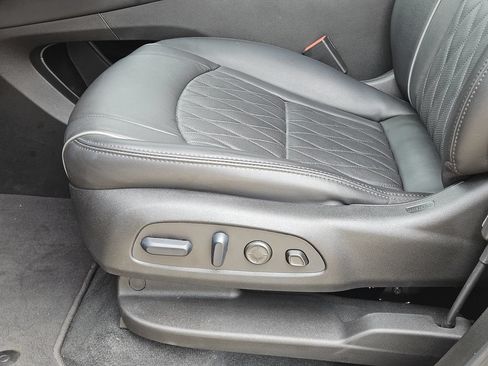 Used 2024 Buick Enclave Avenir w/ Avenir Technology Package AWD/4WD image 24