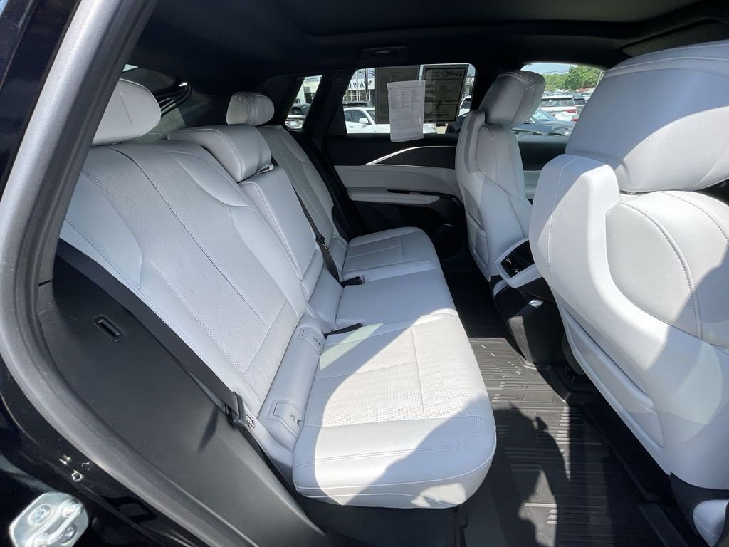 Certified 2024 Cadillac Lyriq Luxury RWD image 25