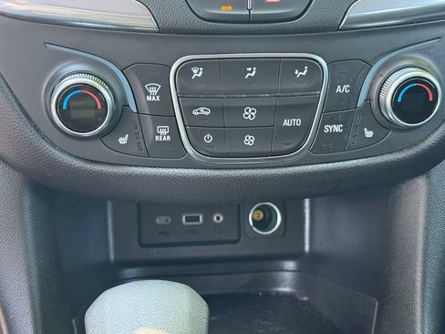 Used 2022 Chevrolet Equinox LT AWD/4WD image 19