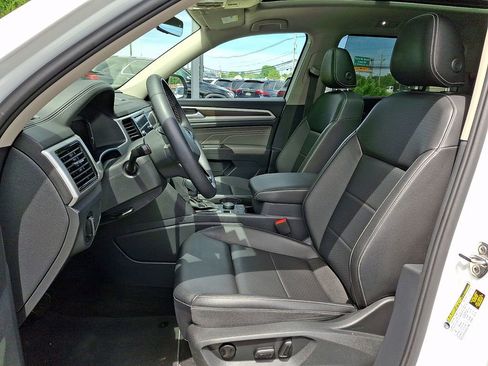 Certified 2023 Volkswagen Atlas SE w/ Panoramic Sunroof Package AWD/4WD image 16