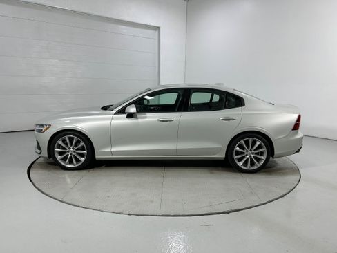 Used 2020 Volvo S60 T6 Momentum AWD/4WD image 19