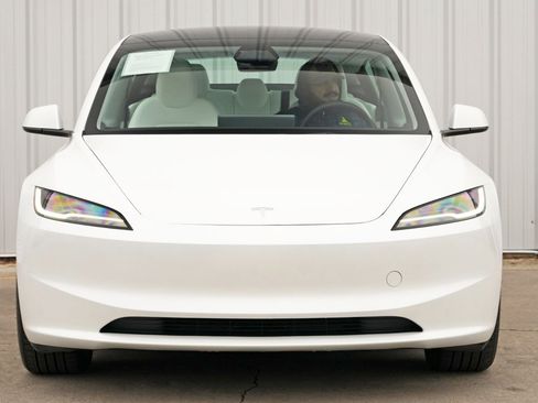 Used 2025 Tesla Model 3 Long Range image 7