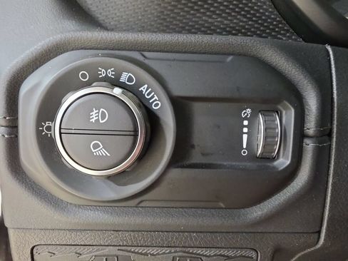 Used 2024 Jeep Gladiator Mojave w/ Technology Group AWD/4WD image 23