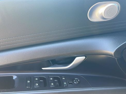 Used 2023 Hyundai Elantra SEL FWD image 17