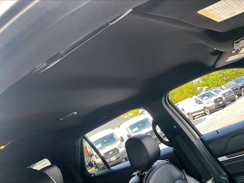 Used 2017 Ford Explorer Limited FWD image 19