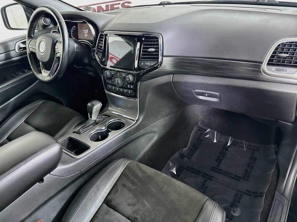 Used 2020 Jeep Grand Cherokee Altitude AWD/4WD image 33