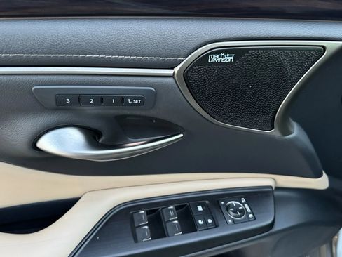 Used 2021 Lexus ES 350 Ultra Luxury w/ Accessory Package 2 image 20