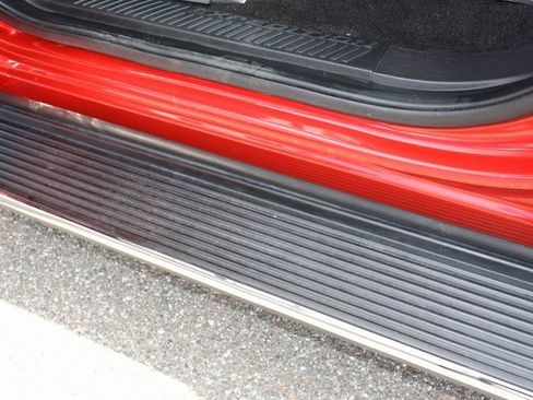 Used 2021 Ford Expedition XLT image 12