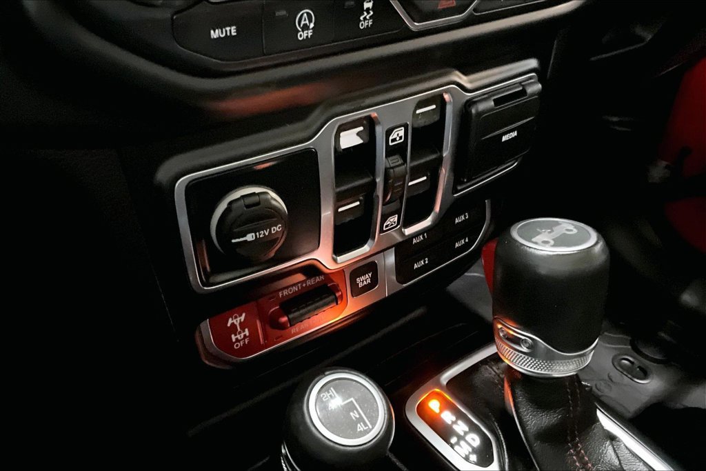 Used 2019 Jeep Wrangler Unlimited Rubicon w/ Dual Top Group AWD/4WD image 15