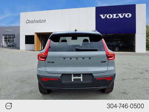New 2026 Volvo XC40 B5 Ultra w/ Climate Package AWD/4WD image 4