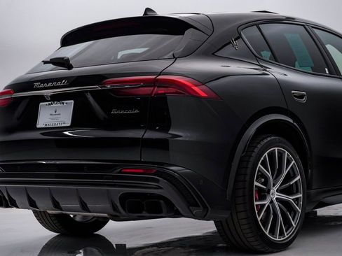 Certified 2023 Maserati Grecale Trofeo image 12